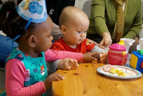 The kids chosing their snacks